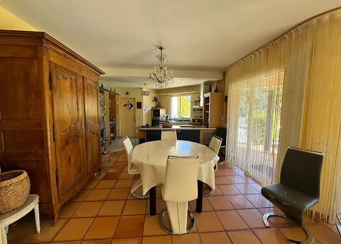 4 Faces à Laroque-des-albères Avec Piscine Et Terrasse - Fr-1-732-67 Casa de Férias *