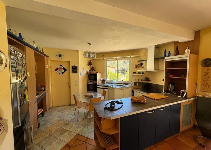 Casa de Férias 4 Faces à Laroque-des-albères Avec Piscine Et Terrasse - Fr-1-732-67 *