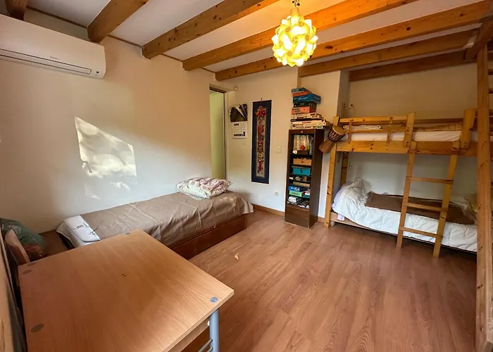 4 Faces à Laroque-des-albères Avec Piscine Et Terrasse - Fr-1-732-67 *